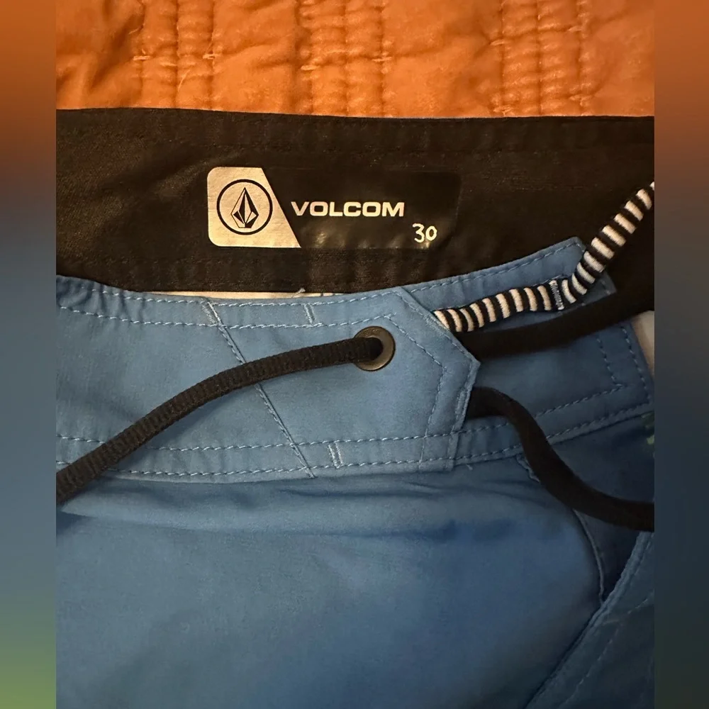 Volcom board shorts - Picture 5 of 5